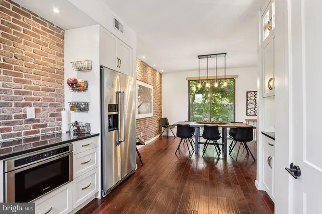 $695,000 | 6 Avignon, Devon, PA 19333