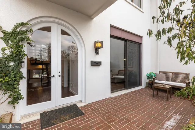 $695,000 | 6 Avignon, Devon, PA 19333