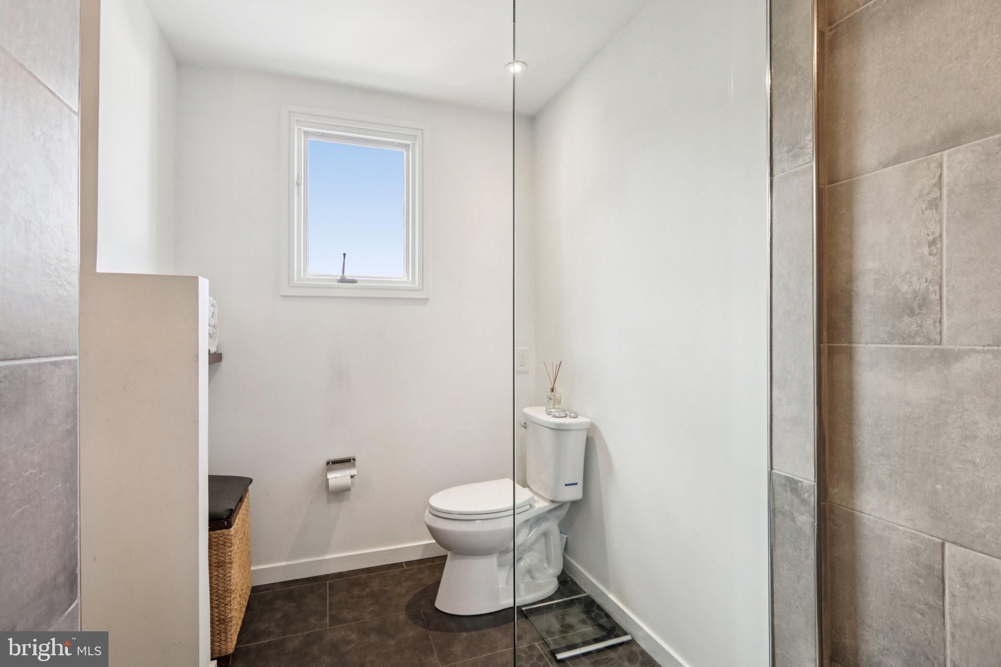 6 Avignon Devon, PA 19333 - Photo 33 of 61 a bathroom with a toilet