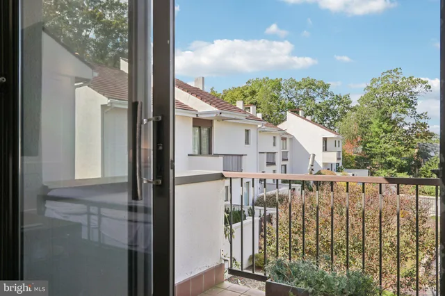 $695,000 | 6 Avignon, Devon, PA 19333