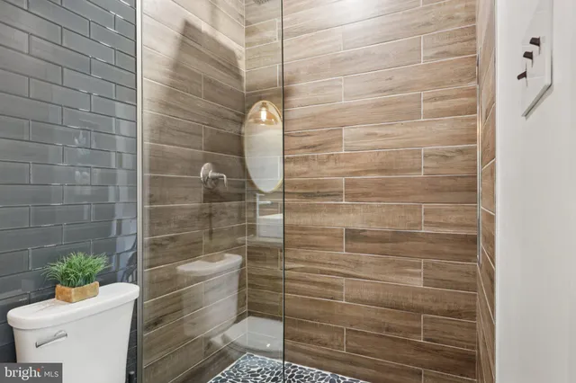 $695,000 | 6 Avignon, Devon, PA 19333