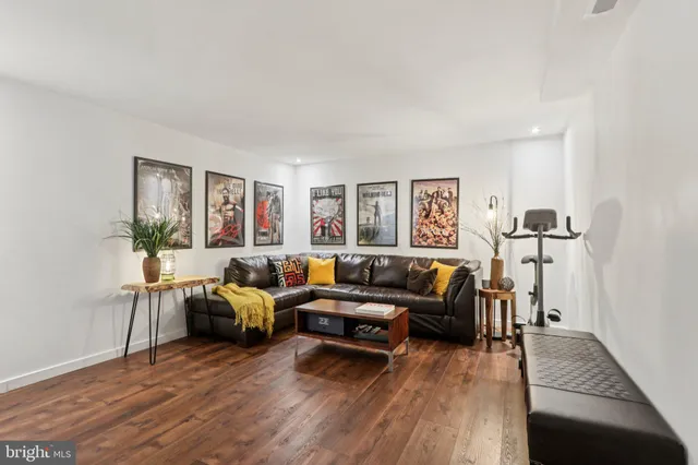 $695,000 | 6 Avignon, Devon, PA 19333