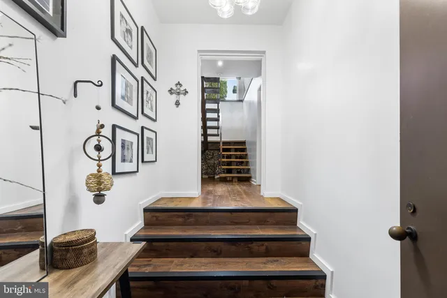 $695,000 | 6 Avignon, Devon, PA 19333