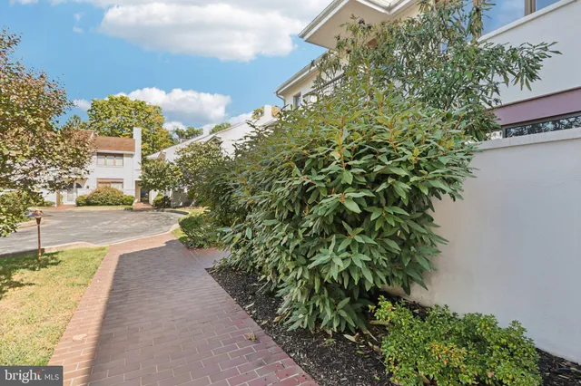 $695,000 | 6 Avignon, Devon, PA 19333