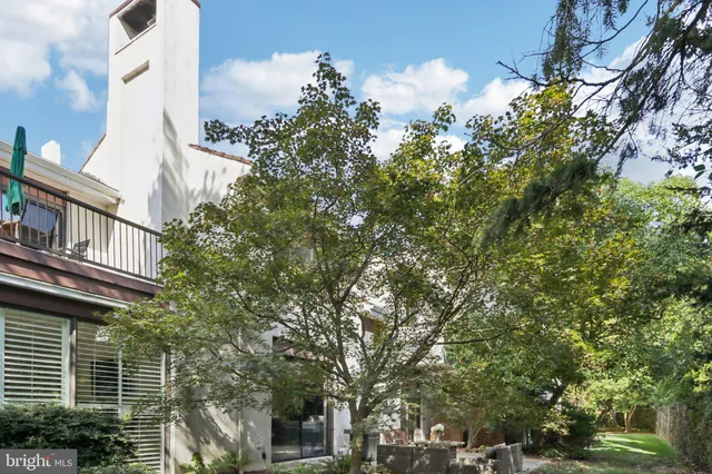 $695,000 | 6 Avignon, Devon, PA 19333