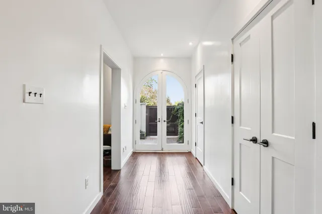 $695,000 | 6 Avignon, Devon, PA 19333