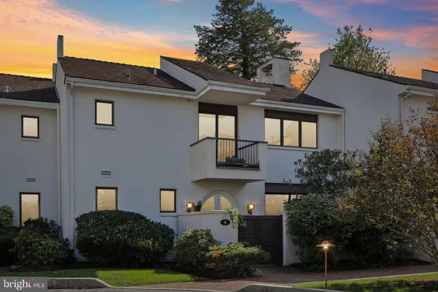 $695,000 | 6 Avignon, Devon, PA 19333