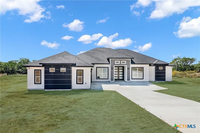 $674,000 | 106 County Road 2730, Mico, TX 78056