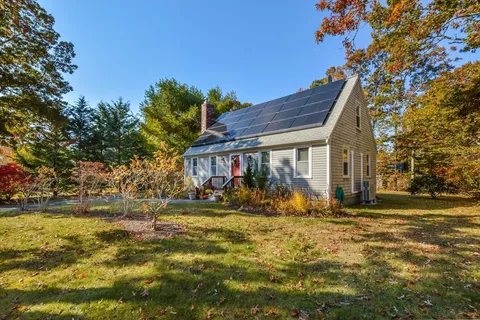 $639,000 | 12 Black Watch Way, Mashpee, MA 02649