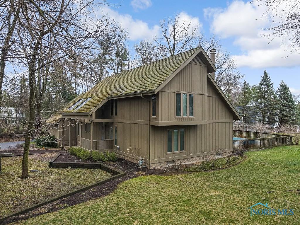 4395 Brookside Road Toledo, OH 43615 - Photo 3 of 43 Side Exterior