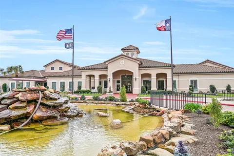 $375,000 | 1448 North Riviera Circle, Pearland, TX 77581