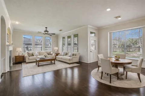 $375,000 | 1448 North Riviera Circle, Pearland, TX 77581