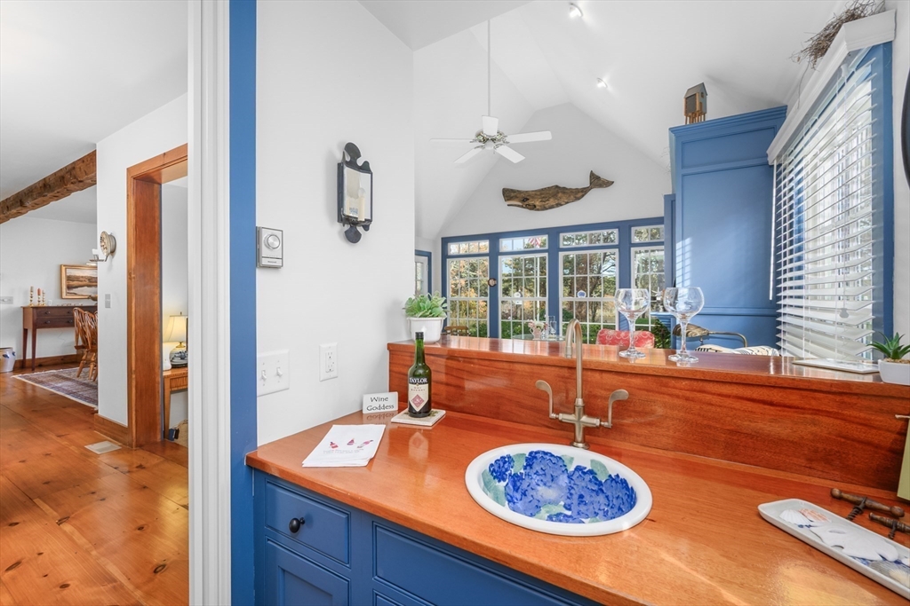 41 Court Street North Chatham, MA 02650 - Photo 11 of 42