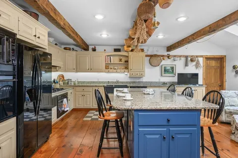 $2,950,000 | 41 Court Street, Chatham, MA 02650