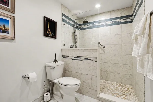 $495,000 | 237 Homewood Drive, Bolingbrook, IL 60440