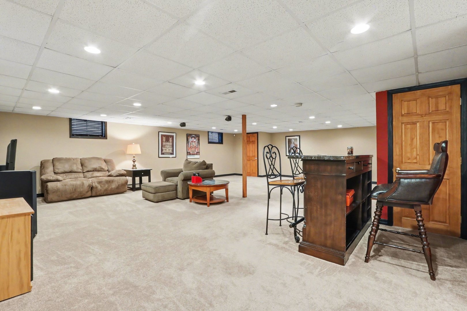 237 Homewood Drive Bolingbrook, IL 60440 - Photo 29 of 37 a living room with furniture and a couch