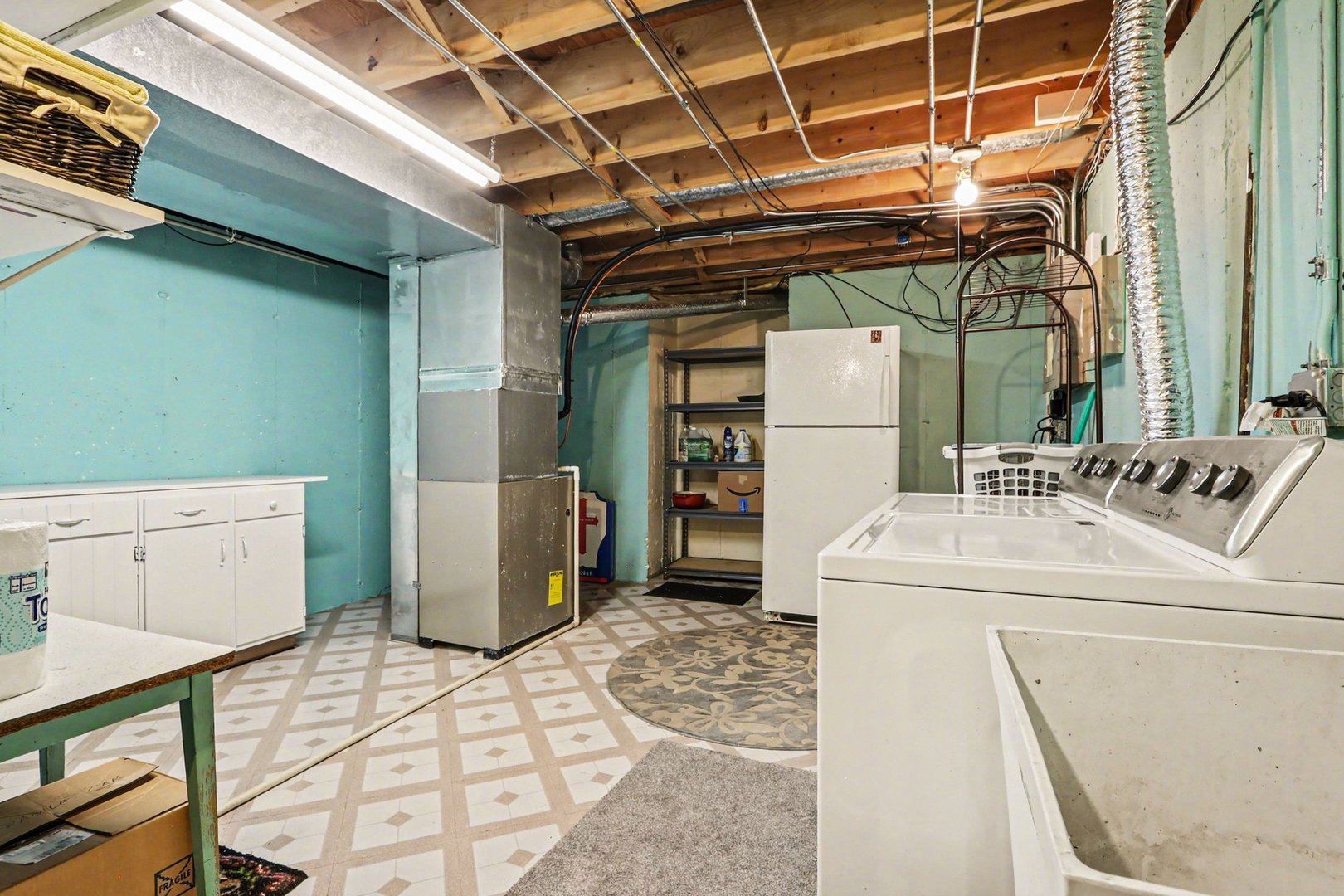237 Homewood Drive Bolingbrook, IL 60440 - Photo 32 of 37 a utility room with dryer and washer