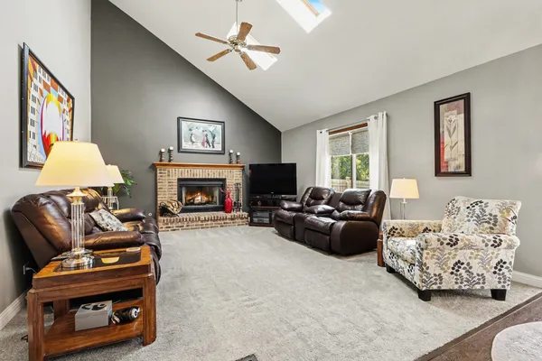 $495,000 | 237 Homewood Drive, Bolingbrook, IL 60440