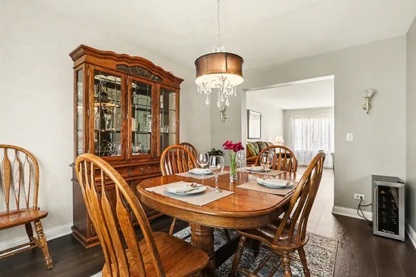 $495,000 | 237 Homewood Drive, Bolingbrook, IL 60440