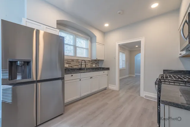 $2,100 | 6259 West Peterson Avenue, Unit 1R, Chicago, IL 60646