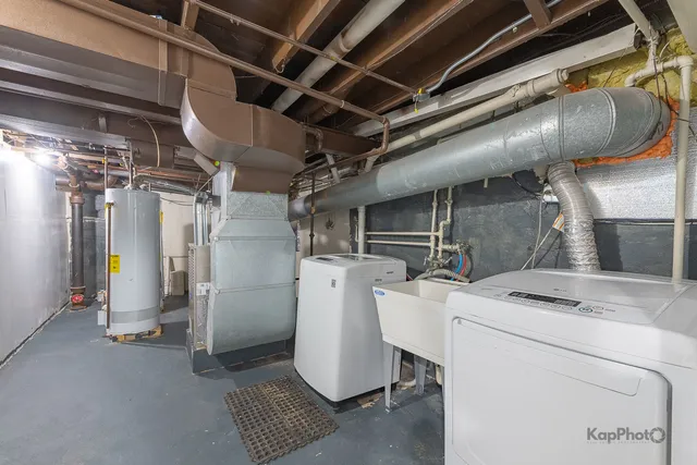 $2,100 | 6259 West Peterson Avenue, Unit 1R, Chicago, IL 60646