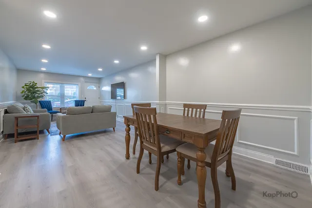 $2,100 | 6259 West Peterson Avenue, Unit 1R, Chicago, IL 60646