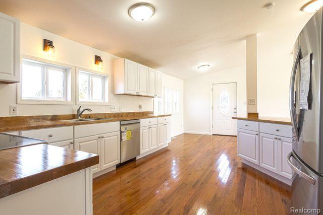 1038 North Nichols Road Flushing, MI 48433 - Photo 2 of 15 Gallery Image 2