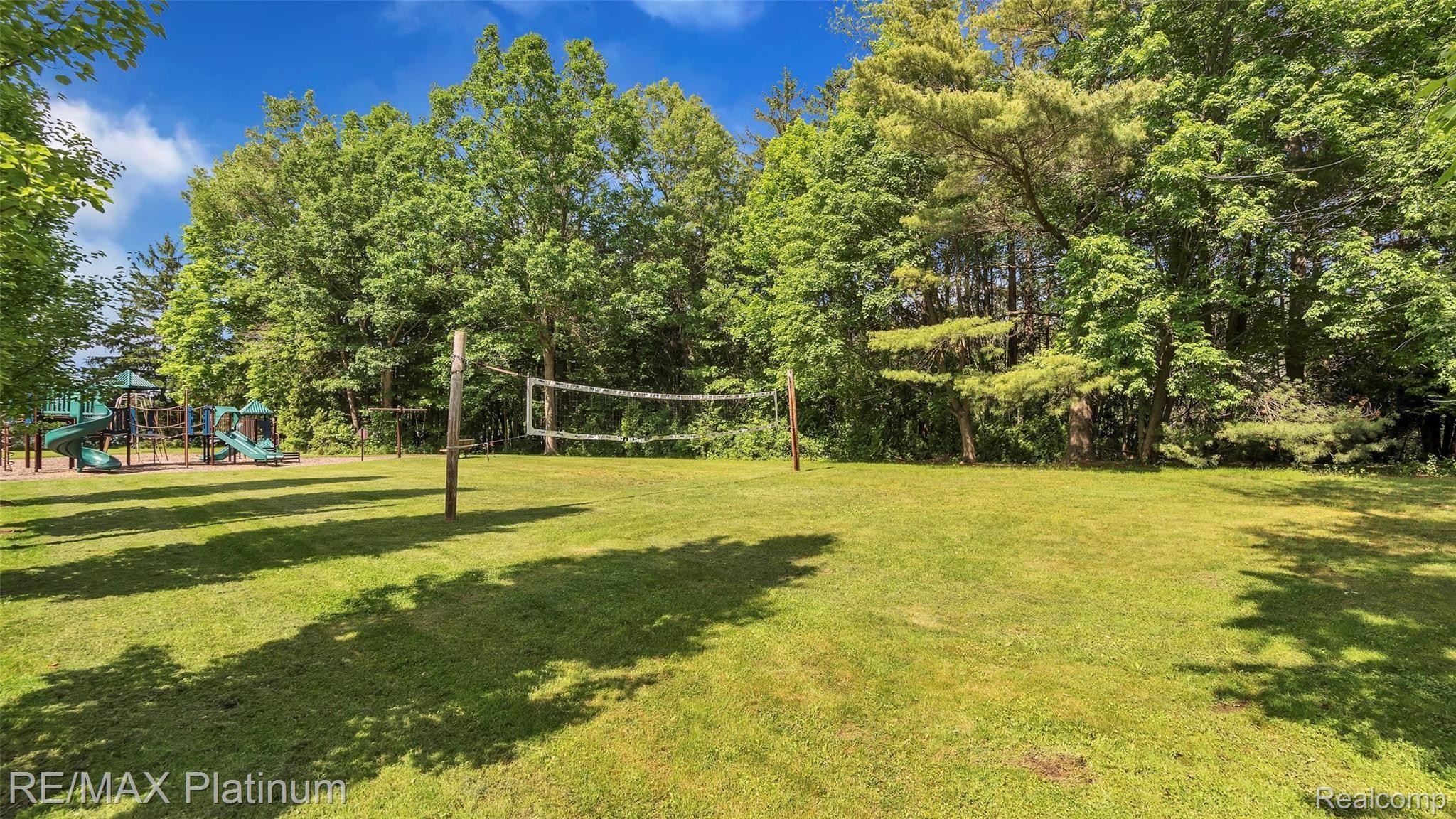 2798 North Tipsico Lake Road Hartland, MI 48353 - Photo 46 of 52 Tipsico-Lake-Road-Hartlan-Township-Michigan-windowstill-29.jpg