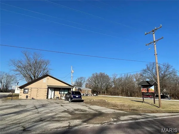 $530,000 | 2902 Clay Street, De Soto, MO 63020