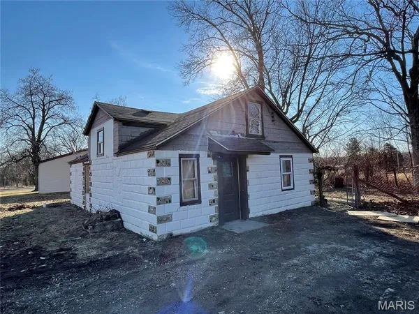 $530,000 | 2902 Clay Street, De Soto, MO 63020