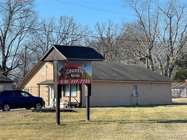 $530,000 | 2902 Clay Street, De Soto, MO 63020