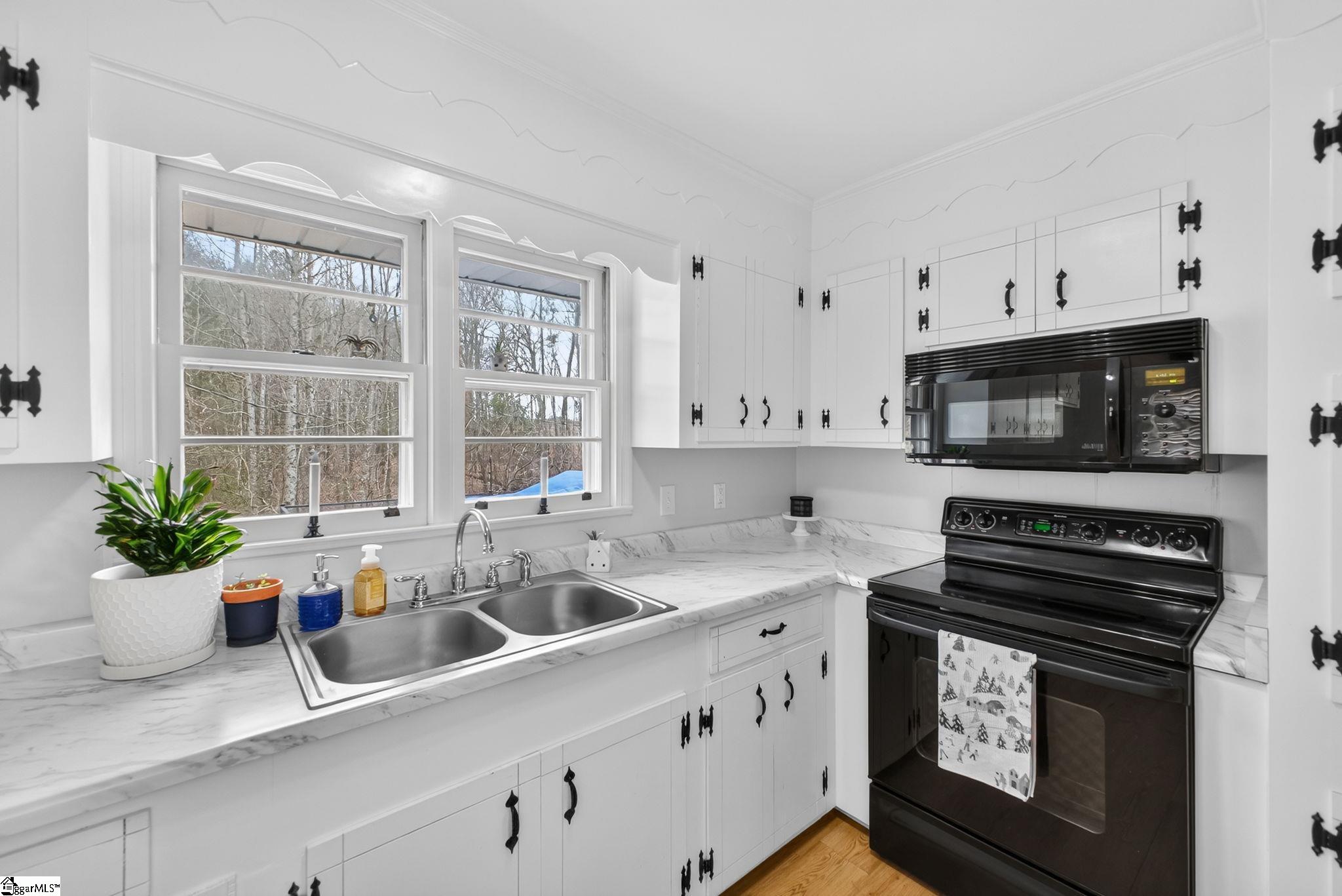 608 South 117 Woodruff, SC 29388 - Photo 8 of 43