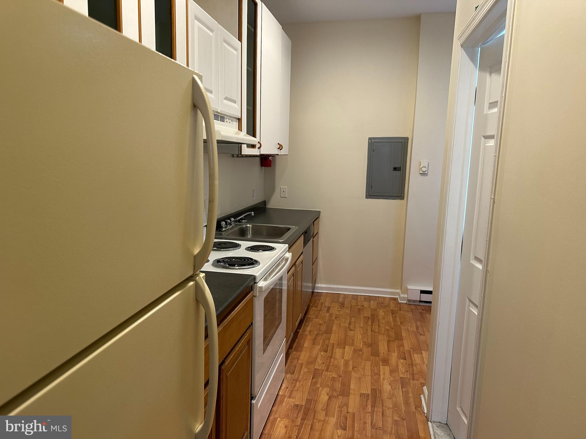 1502 Brown Street, Unit 2F Philadelphia, PA 19130 - Photo 4 of 9