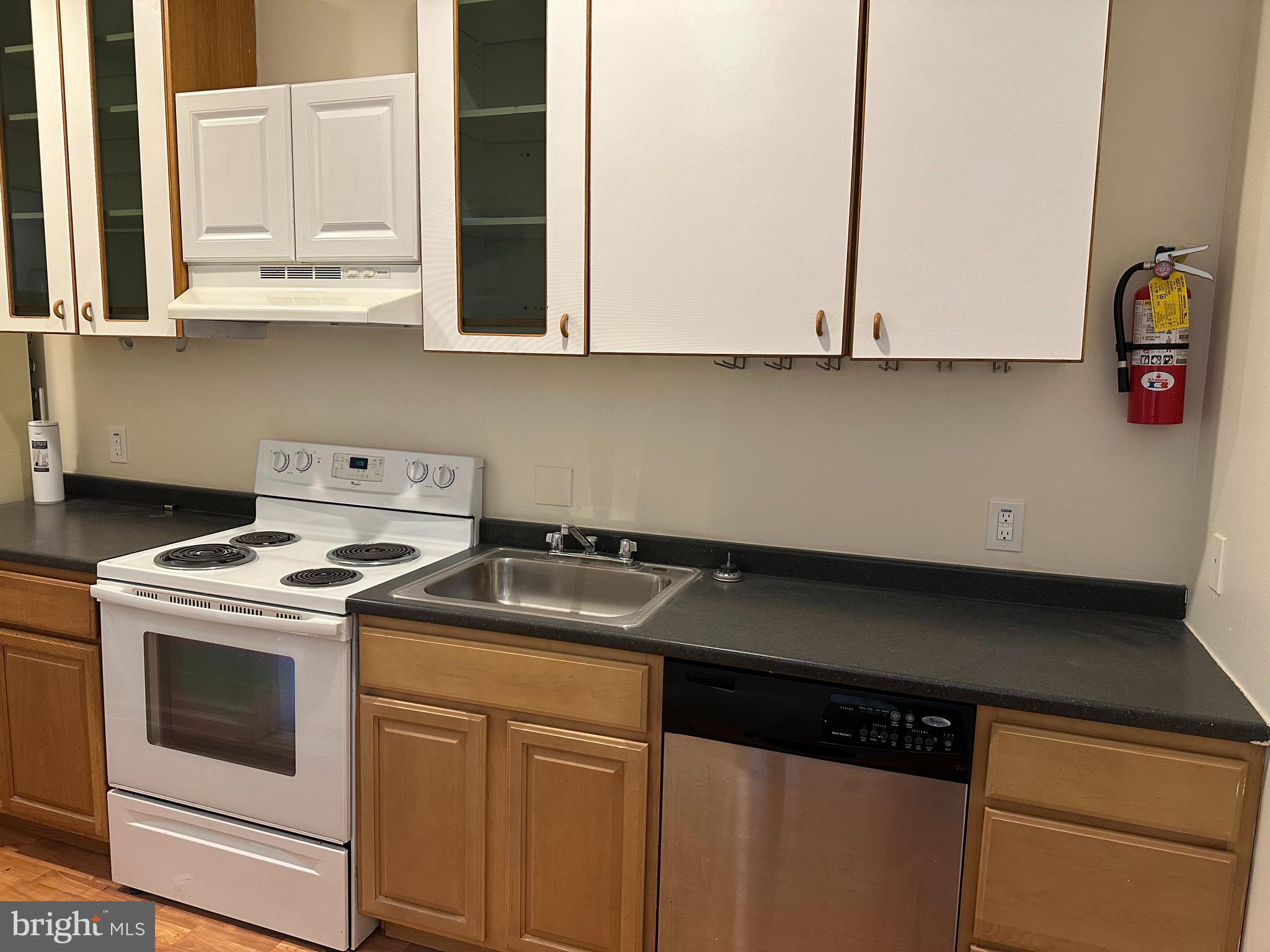 1502 Brown Street, Unit 2F Philadelphia, PA 19130 - Photo 5 of 9