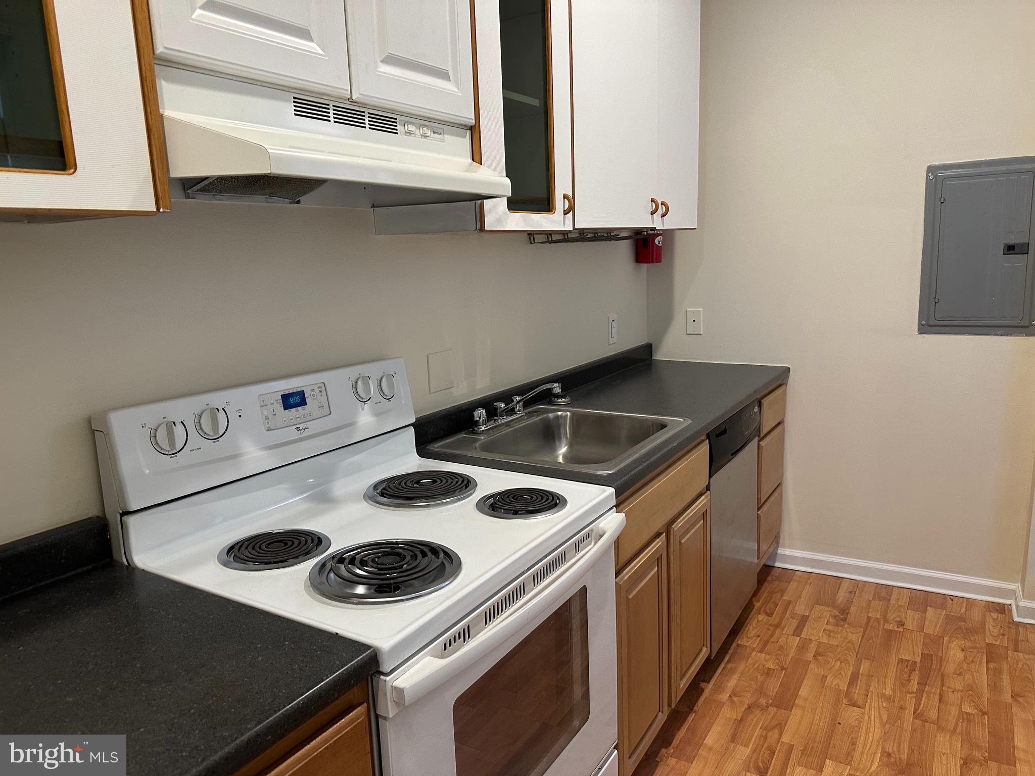 1502 Brown Street, Unit 2F Philadelphia, PA 19130 - Photo 6 of 9