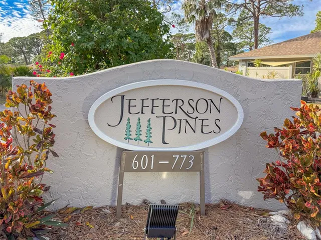 $249,900 | 727 North Jefferson Avenue, Unit 727, Sarasota, FL 34237