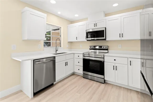 $249,900 | 727 North Jefferson Avenue, Unit 727, Sarasota, FL 34237