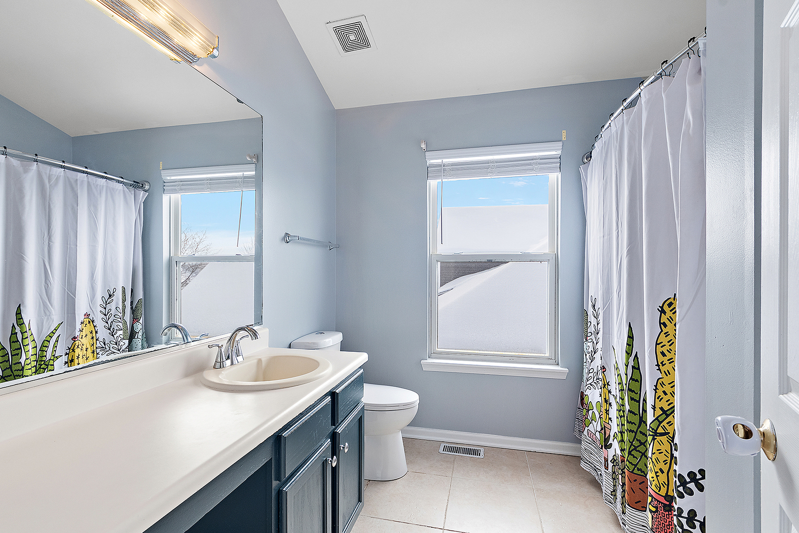 420 Wilshire Lane Bolingbrook, IL 60440 - Photo 19 of 41 a bathroom with a sink toilet and shower
