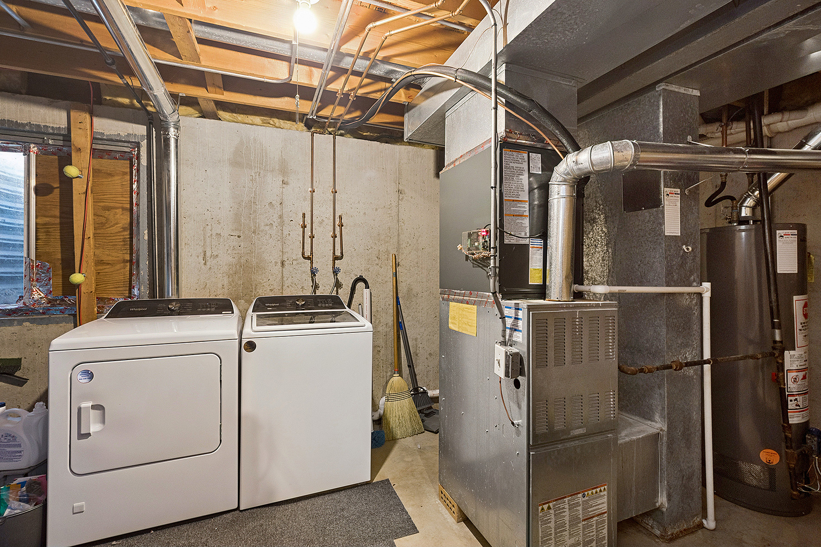 420 Wilshire Lane Bolingbrook, IL 60440 - Photo 28 of 41 a utility room with dryer and washer