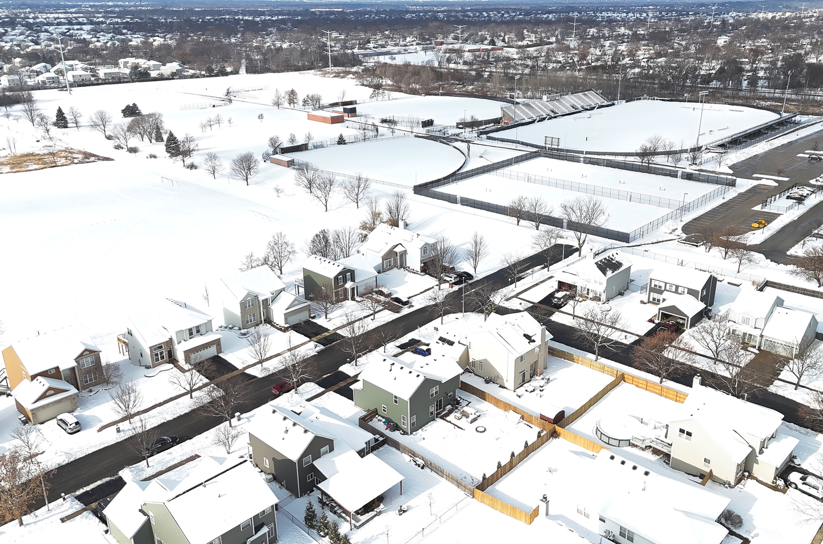 420 Wilshire Lane Bolingbrook, IL 60440 - Photo 33 of 41 a view of a city