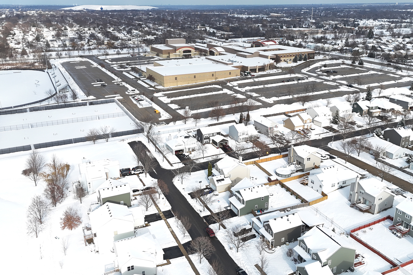 420 Wilshire Lane Bolingbrook, IL 60440 - Photo 35 of 41 an aerial view of residential houses with yard