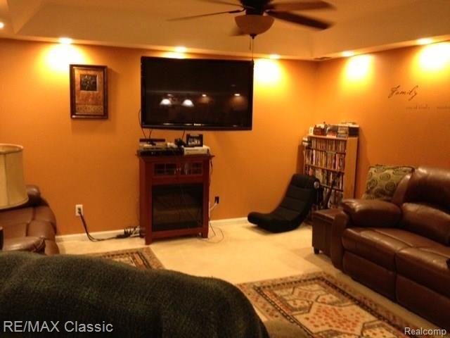 4615 Vines Road Howell, MI 48843 - Photo 15 of 18 Family Room.jpg