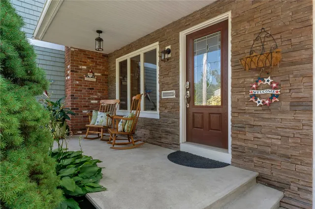 $4,500 | 21 Clifton Road, Bristol, RI 02809