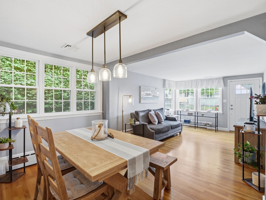 19 Florence Road Methuen, MA 01844 - Photo 2 of 40