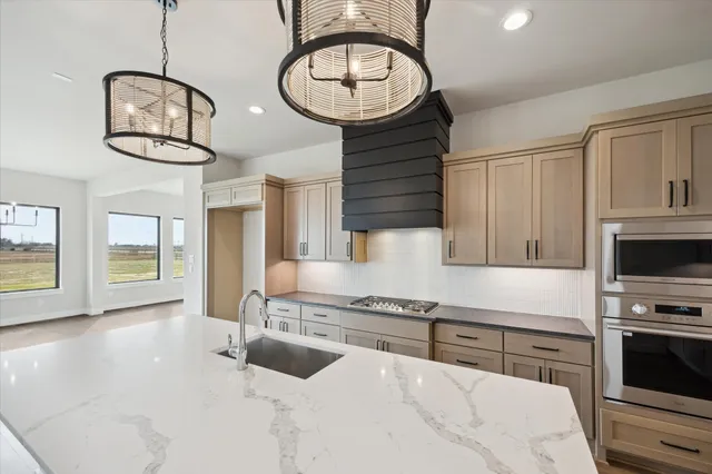 $824,900 | 1031 Lake Breeze Drive, Waller, TX 77484