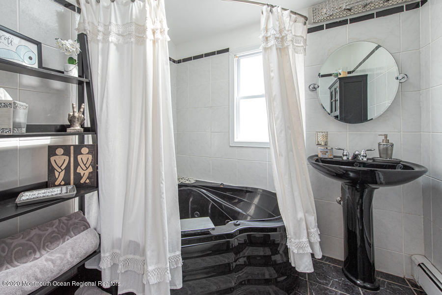 25 Weldon Road Matawan, NJ 07747 - Photo 32 of 50 Bathroom
