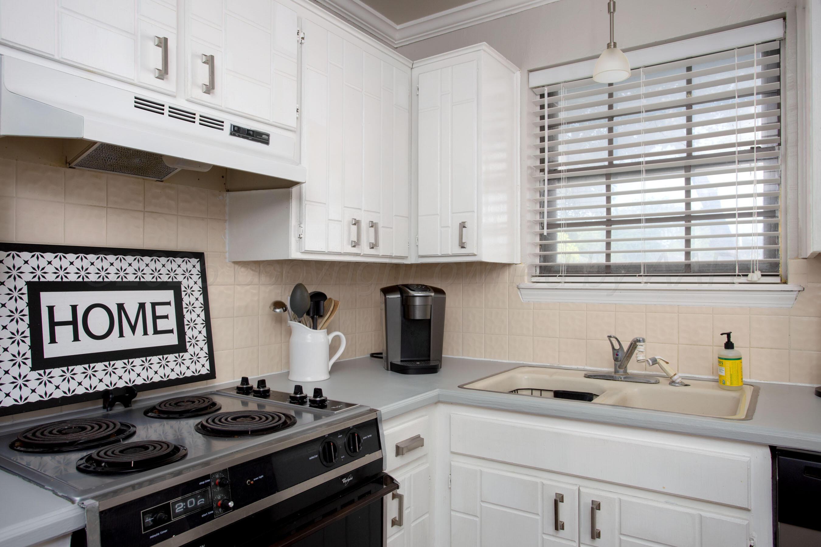 5701 Durrett Place Amarillo, TX 79109 - Photo 12 of 26 3