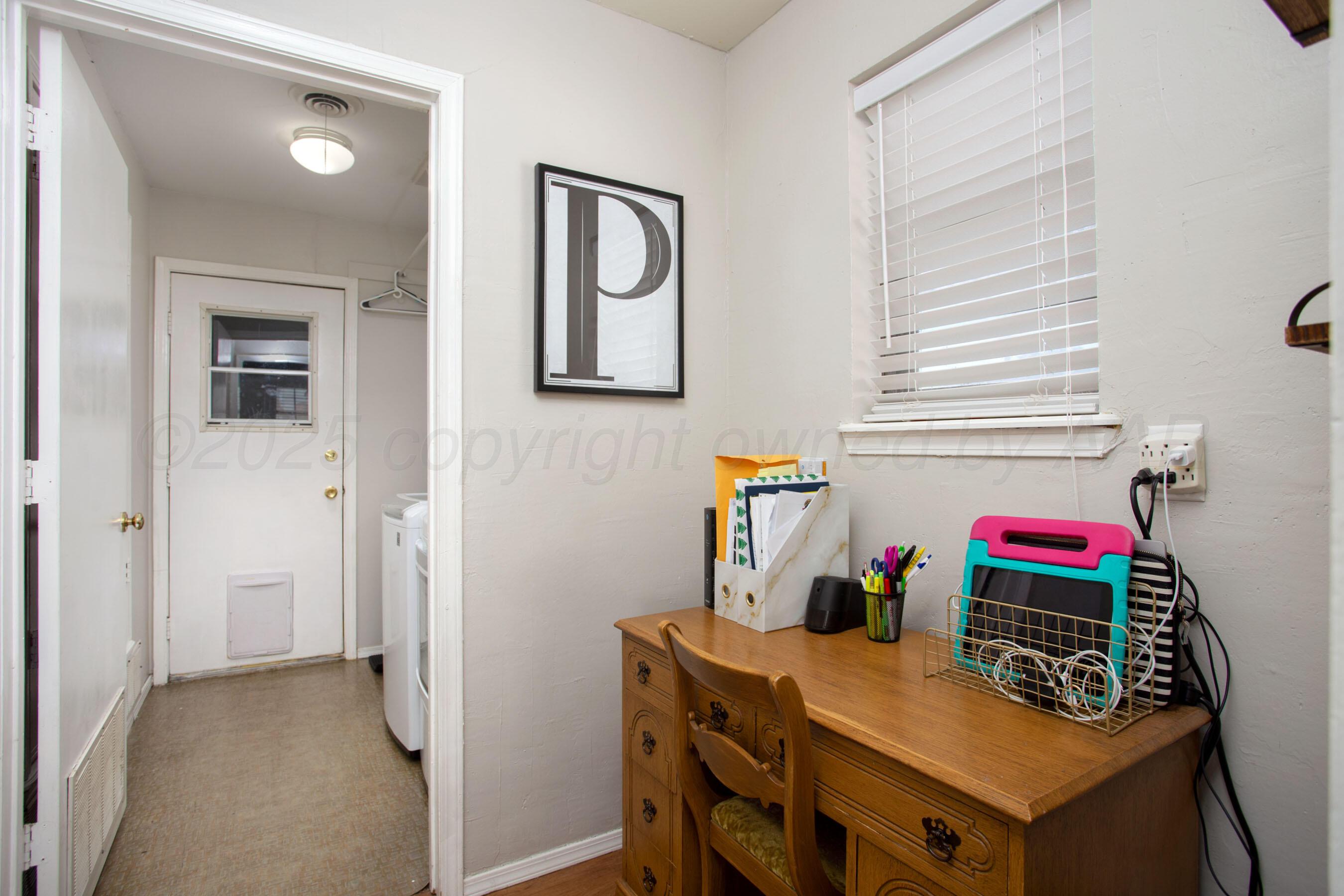 5701 Durrett Place Amarillo, TX 79109 - Photo 14 of 26 2