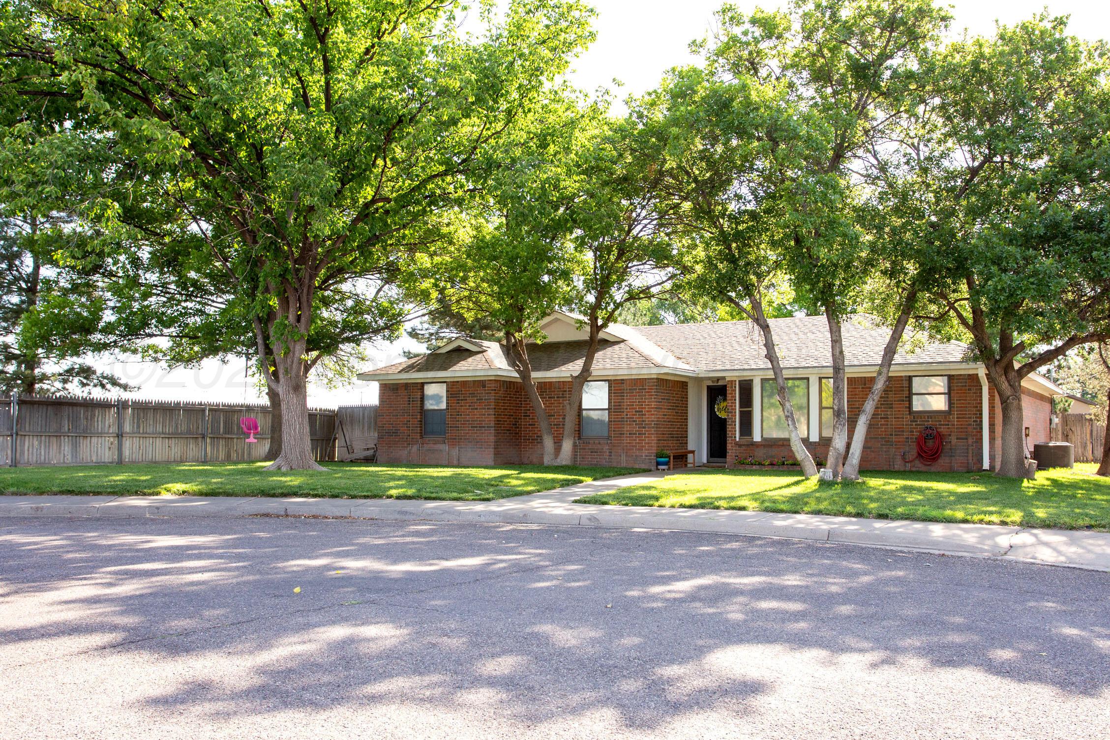 5701 Durrett Place Amarillo, TX 79109 - Photo 2 of 26 25