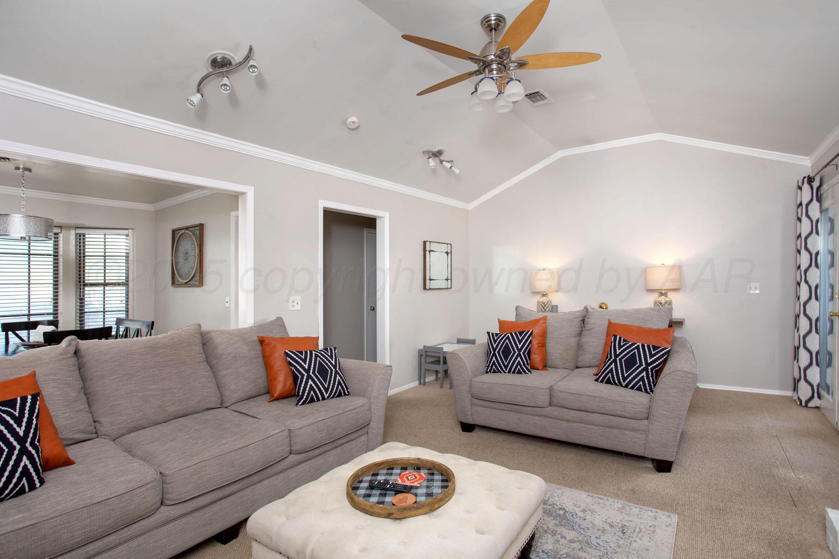 5701 Durrett Place Amarillo, TX 79109 - Photo 6 of 26 12